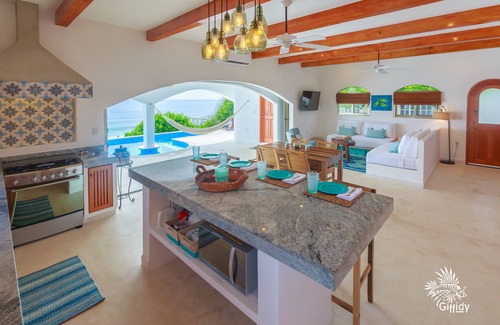 Colonia Meteorologico House | Quiet & private Oasis, just steps away from all the conveniences!