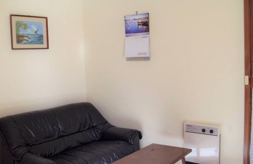 Palmerston Cabin | Quiet retreat near major shopping center and tram line