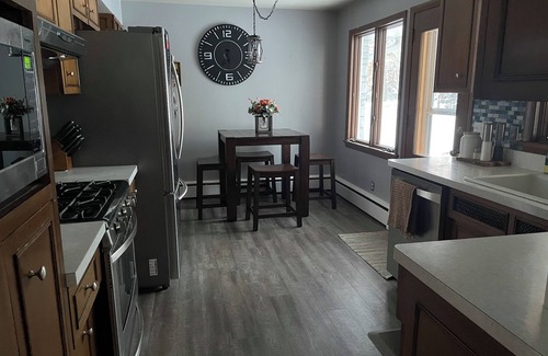 Rockford House | Quiet Rockford House with Hot Tub, Fire Pit, BBQ, and 3 Season Room