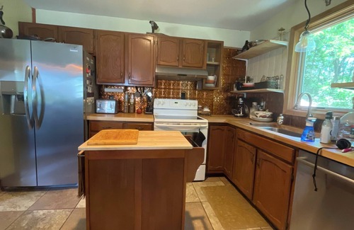 Sharpsburg Apartment | Quiet, Rural 3 Acre Retreat w/Nearby Boutique Restaurants, Shopping, Culture