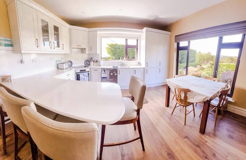 Killarney House | Quiet rural home within 10 minutes of Killarney