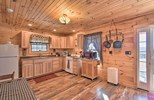 Berea Cabin | Quiet & Secluded Berea Cabin on 70-Acre Farm!
