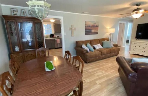 Mason House | Quiet, small town country living
