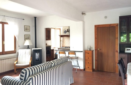 Uscio House | Quiet south facing detached house on edge of village, with pool, close to Genoa