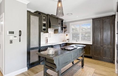 Robertson House | Quiet Southern Highland Cottage