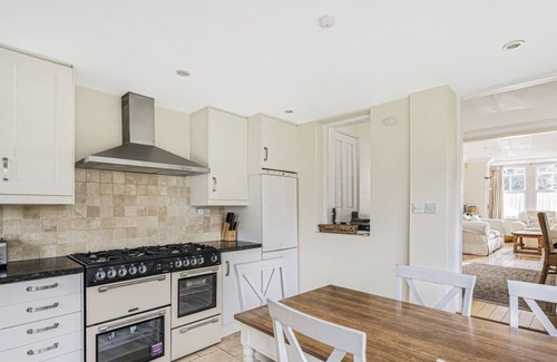 Oxford Cottage | Quiet Spacious Cottage with garden- A comfortable base to explore the City