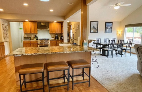 Woodstock House | Quiet Spacious Woodstock Retreat with large backyard