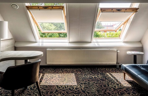 Bruggenmors Hotel | Quiet Stay Near TwentseWelle — Relax After Exploring Trails And Museums