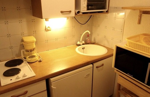 Bagneres-de-Luchon Apartment | Quiet Studio Cabin, Parking, Balcony, Pets Allowed - 4 Pers. in Bagnères-de-Luchon