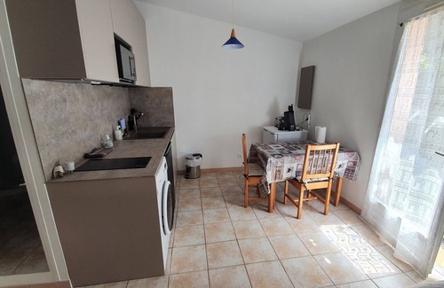 Meyreuil Apartment | Quiet studio in the countryside of Meyreuil