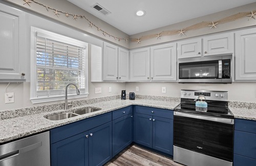James City House | Quiet suburban neighborhood