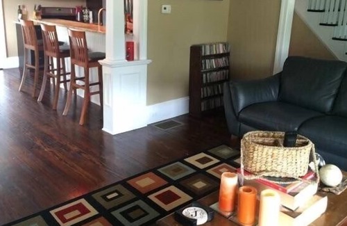 Carrboro House | Quiet & Tasteful 1920's Home in Desirable Linwood