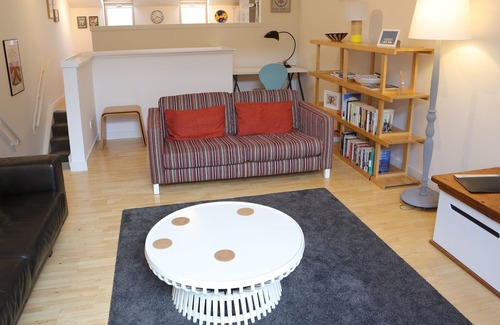 City Centre Glasgow House | Quiet townhouse with private entrance and parking in city centre