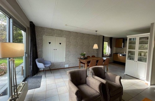 Sint Nicolaasga House | Quiet Villa Near Langweer