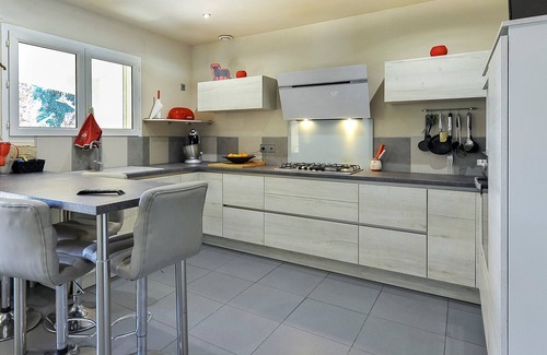 Cournonterral House | Quiet villa with large pool located 10 minutes from the sea, air conditioning and greenery.