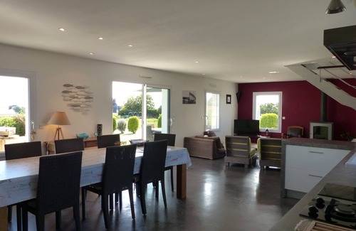 Treffiagat Villa | Quiet villa with sea view