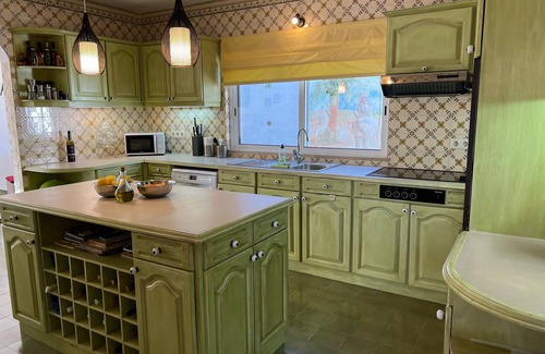 Ariolos Villa | Quietly located family villa with pool and beautiful views near Faro (+ WIFI/AC)