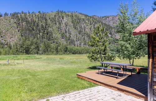 Clinton Cabin | Quigley Bunkhouse - a simple cabin with a million dollar view!