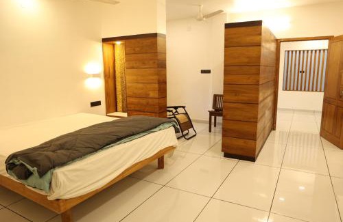 Kollam House | QUILON LAKE INN