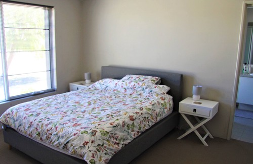 Butler House | Quinn's Beach Family Accommodation