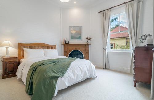 Armidale House | Quinn's Cottage - Central Armidale