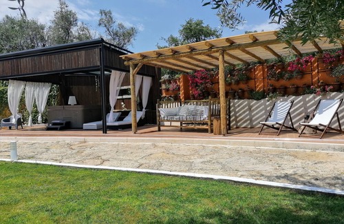 Santiago de Litem Villa | Quinta do Guerra, Villa with private pool, jacuzzi and tennis court.