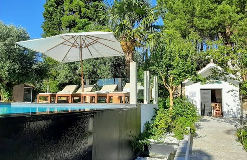 Santiago de Litem Villa | Quinta do Guerra, Villa with private pool, jacuzzi and tennis court.