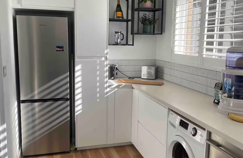 Elwood Apartment | Quintessential Beachside Apartment
