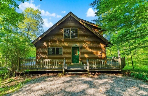 Dorset Cabin | Quintessential Cabin in the Woods near Town