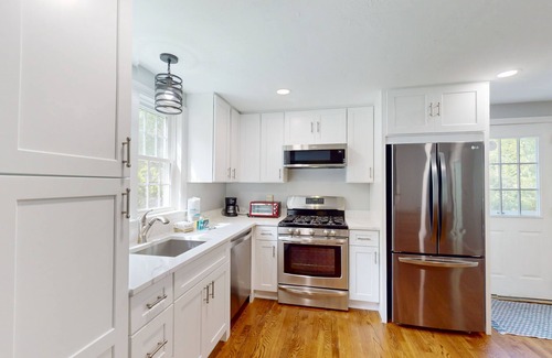 Dennis House | Quintessential Cape Cod Home. Beautiful Beaches, Chip Shot to Golf and Town
