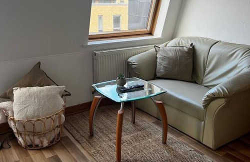 New Cross Apartment | Quirky studio flat selfcontained
