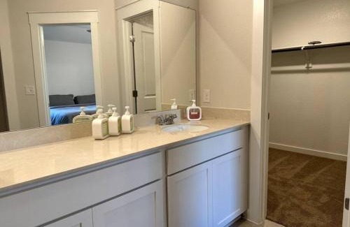 Del Valle House | Quite big home near Tesla & COTA