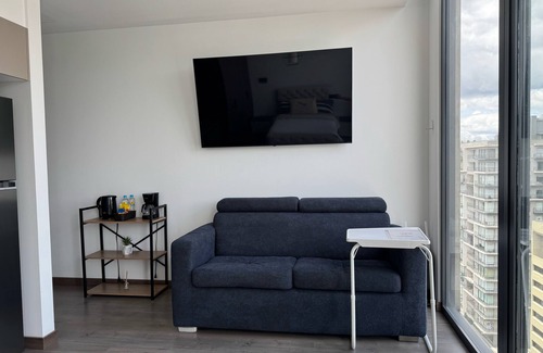 La Carolina Apartment | Quito Sky High: 15th Floor Studio with Stunning Views & Amenities/Parking