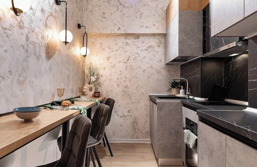 Bucharest City-Centre Apartment | Qult Emerald Rhapsody