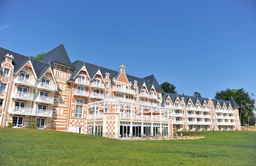 Bagnoles-de-l'Orne House | Résidence b’o cottage- b’o resort thermal & spa