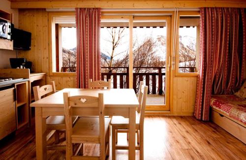 Saint-Sorlin-d'Arves Apartment | Résidence Goélia Le Balcon des Neiges