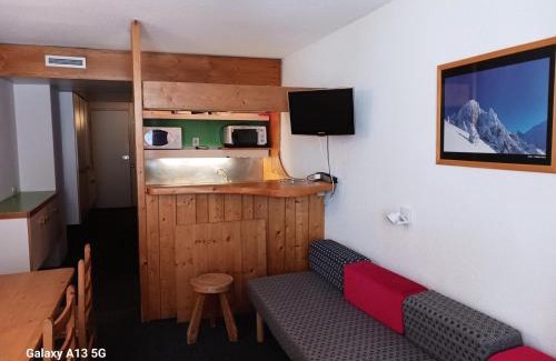 Arc-1800 Apartment | Résidence Lauzieres - Appartement 2 pièces pour 7 personnes skis aux pieds et proche des commerces dans le village du Charvet à Arc 1800 MAE-1876