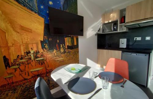 Centre-ville rive gauche Apartment | Résidence M - LAVALOC