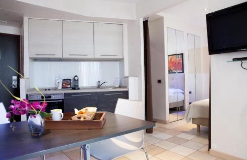 Juan-les-Pins Apartment | Résidence Villa d'Elsa