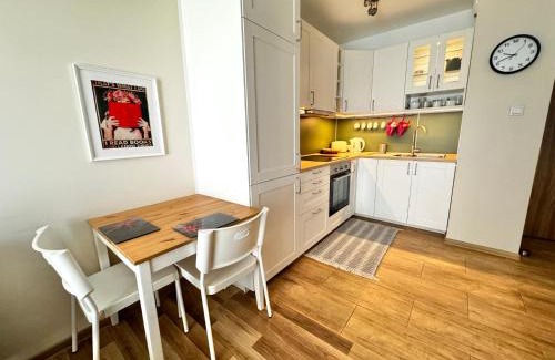 Zabki Apartment | Różana Apartment with Parking