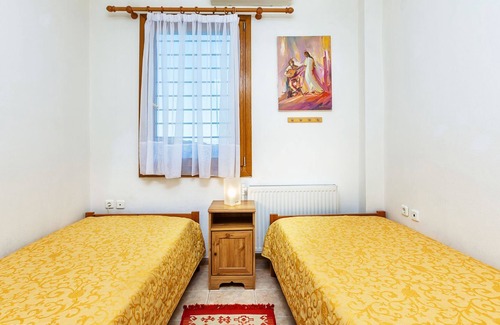 Keratsini-Drapetsona Villa | R 1204 Aspen Villa-Flora Villa with Sea View, Mountain View & Garden View
