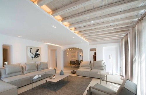 Tourlos Villa | R 3175 Villa Fonda With Kitchenette.Pool towels & Power generator,