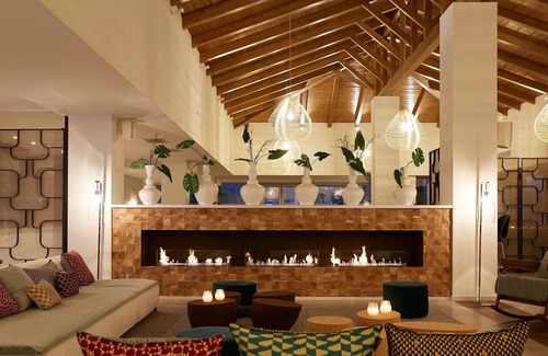Ouranoupoli Villa | R 845 FREE HALF BOARD Residential 2 Bedroom Pool Villa with Private Garden