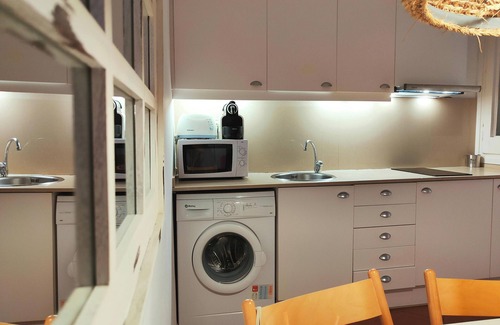 Gothic Quarter Apartment | R.G. Central , Tranquil 1BR apt. 2BEDS. La Rambla!