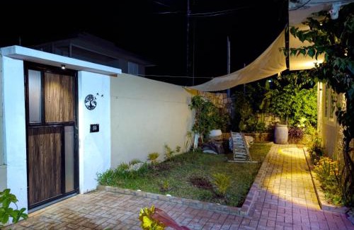 Tombeau Bay House | R Garden Studio 1 - Ensuite avec accès privé et indépendant