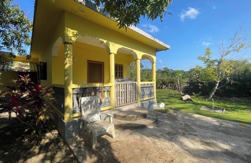 Negril Apartment | R & V Villa private room with Veranda