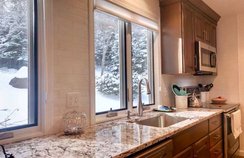 Bretton Woods House | R21 Completely renovated Bretton Woods condo, AC, unbeatable Ski-in Ski-out location! Fast wifi!