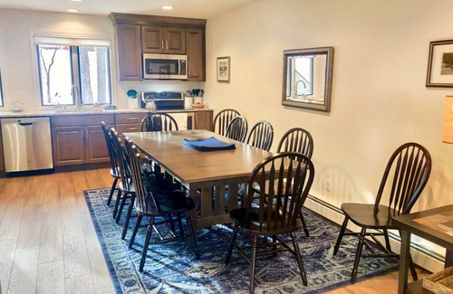 Bretton Woods House | R21 Completely renovated Bretton Woods condo, AC, unbeatable Ski-in Ski-out location! Fast wifi!