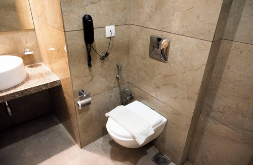 Jamnagar Hotel | RAAJ SVASTIK INN