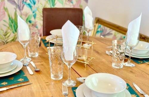 Tredunnock House | Rabbit Meadow Lodge - Amazing Views